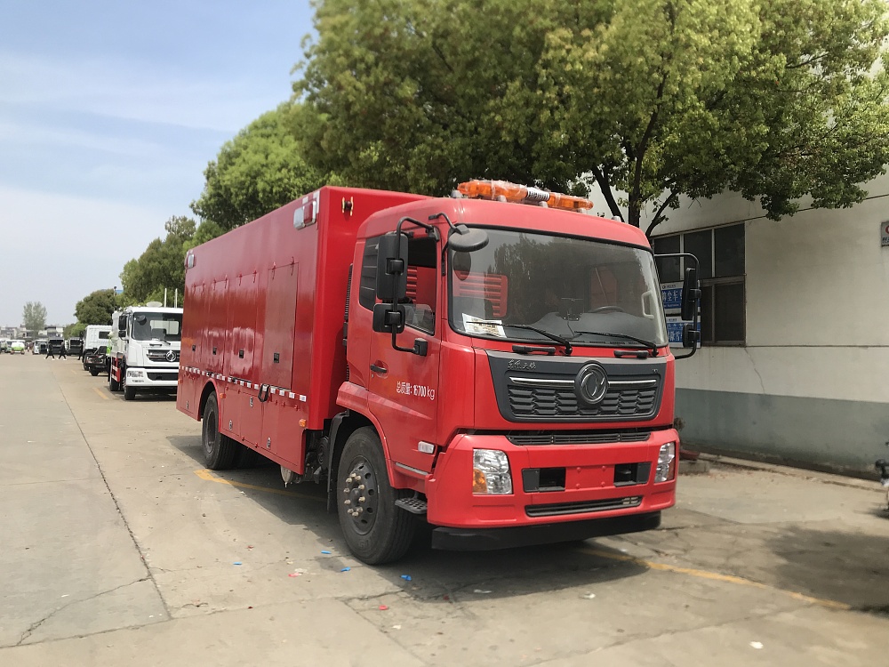 東風(fēng)天錦工程防汛救險(xiǎn)車圖片2