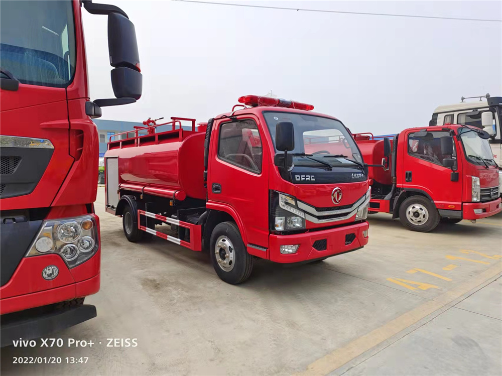 東風(fēng)福瑞卡消防灑水車5噸