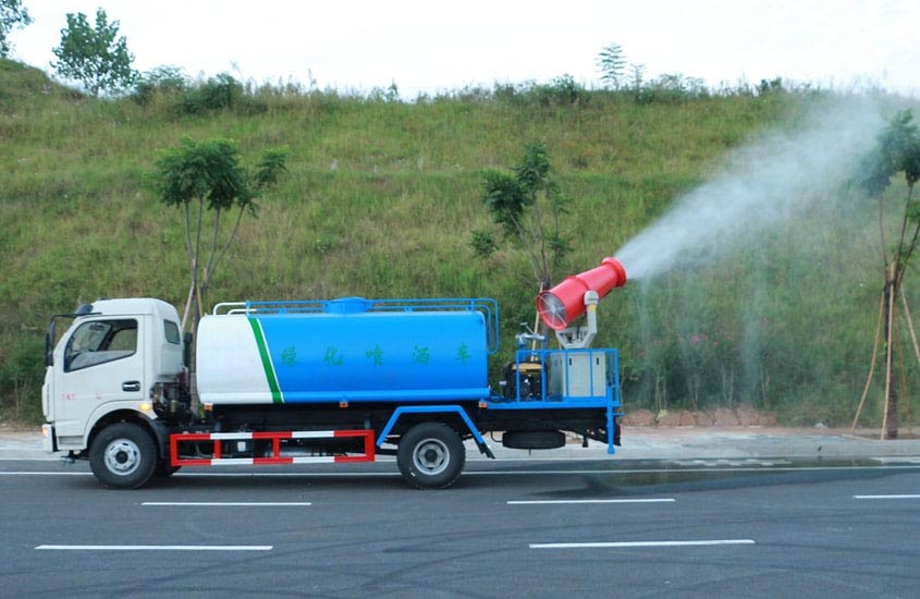 國(guó)六15方東風(fēng)霧炮灑水車(chē)高炮功能演示