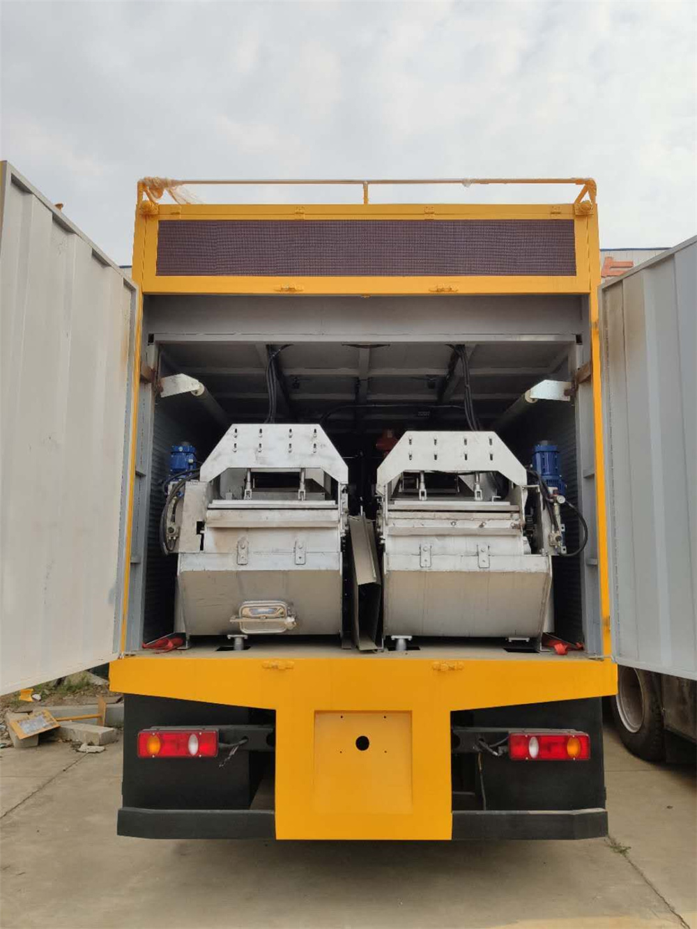 東風天錦吸污凈化車藍牌圖片3